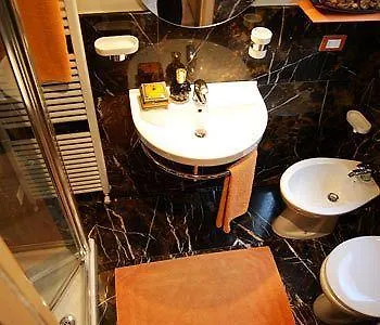 Couette-café San Faustino Rome Colosseum 4*