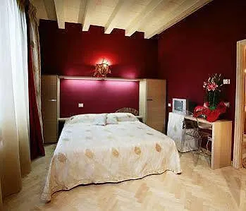 San Faustino Rome Colosseum Bed & Breakfast 4*