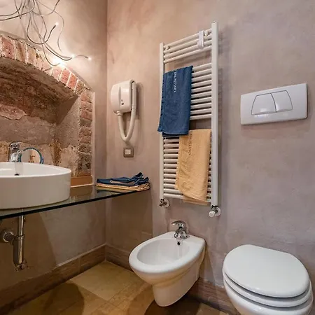 San Faustino Rome Colosseum Panzió 4*